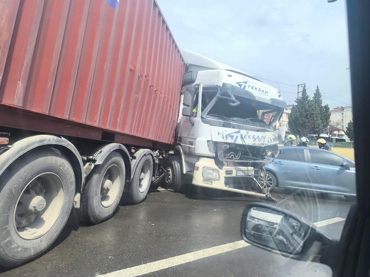 d 100de kazaya karisan tir makaslayarak karsi seride gecti 1