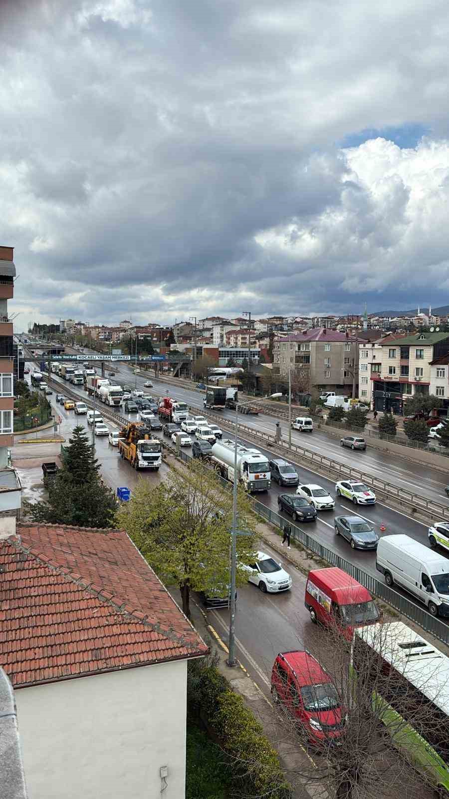 d 100de kazaya karisan tir makaslayarak karsi seride gecti 2
