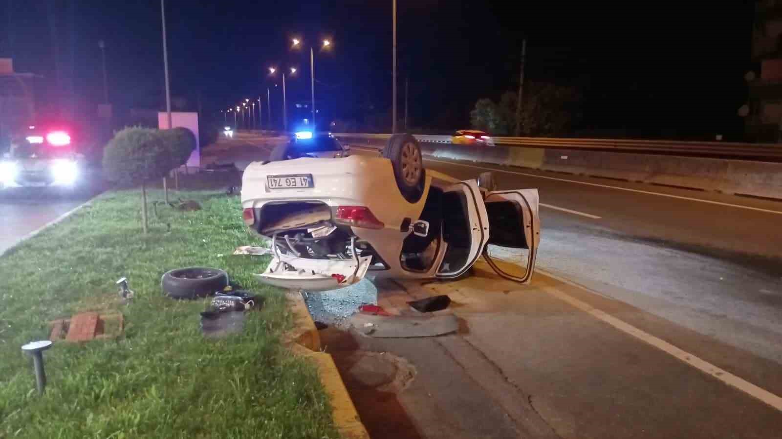 d 130 kara yolunda otomobil takla atti 3 yarali 0 TjfLSNJD