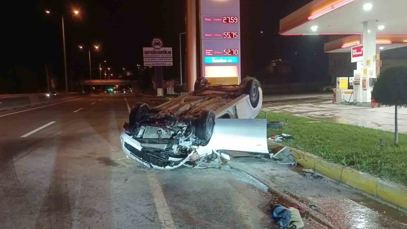 d 130 kara yolunda otomobil takla atti 3 yarali 3 a4Z4sJNn