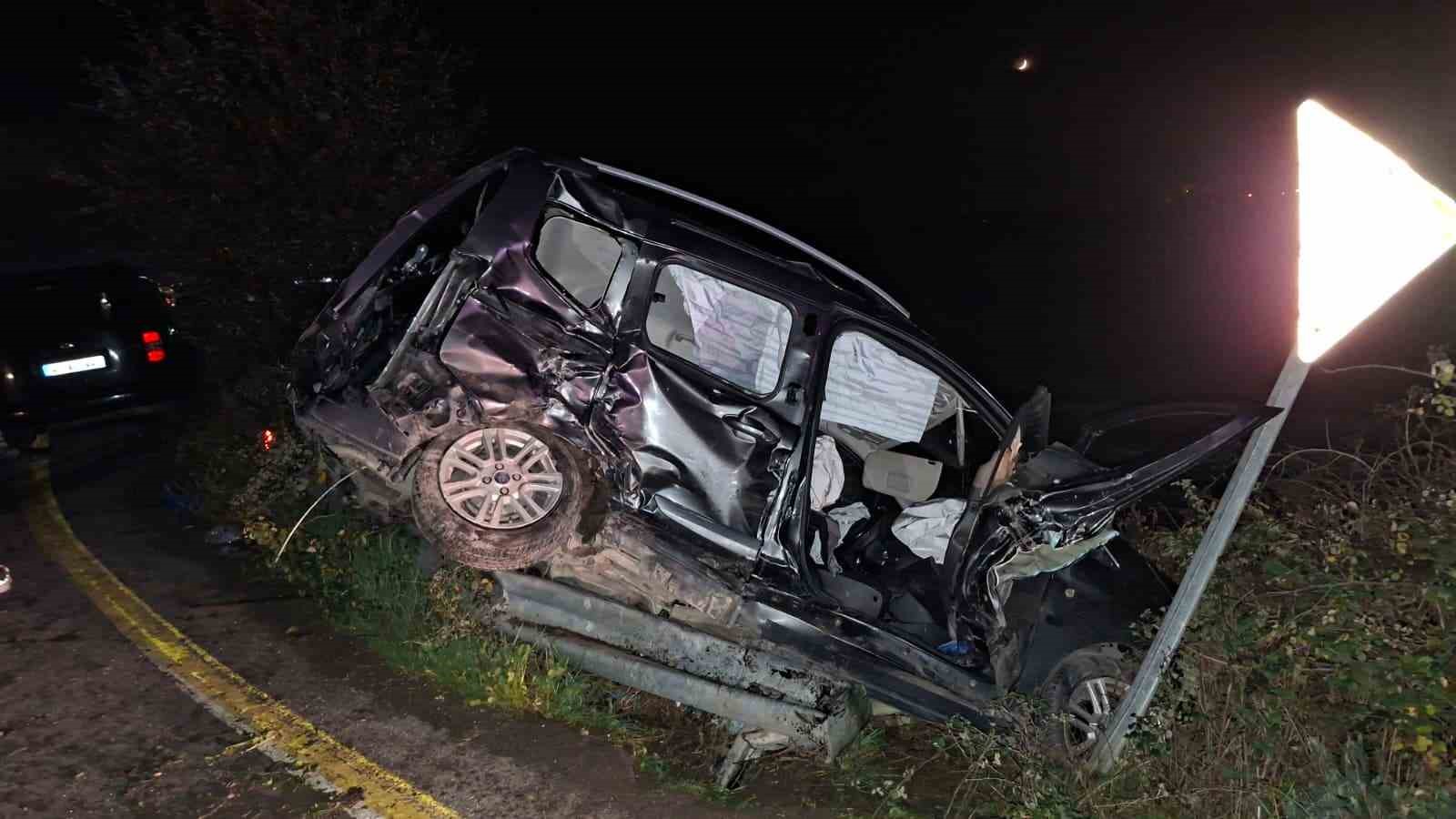 d 140da kaza yapan araclar hurdaya dondu 1 olu 2 yarali 1 g5CnUNTy