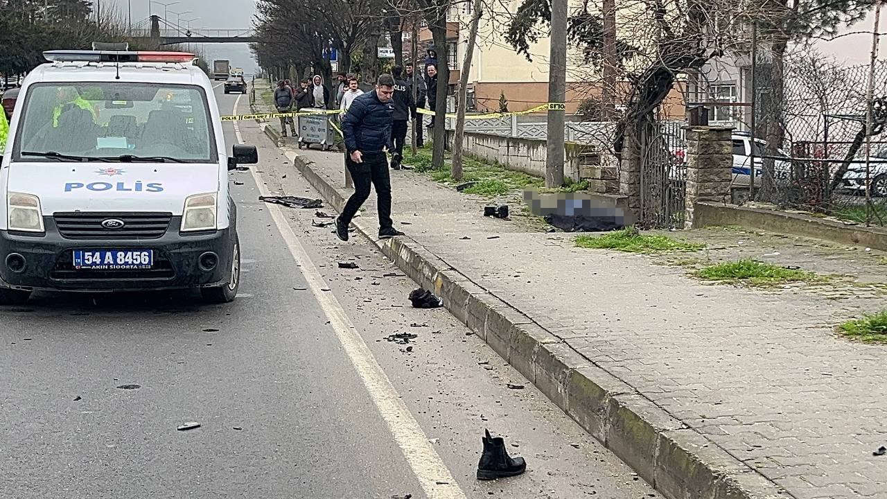 d 650de feci kaza otomobilin carptigi anne yaralandi kizi hayatini kaybetti 0 6YpwXieS