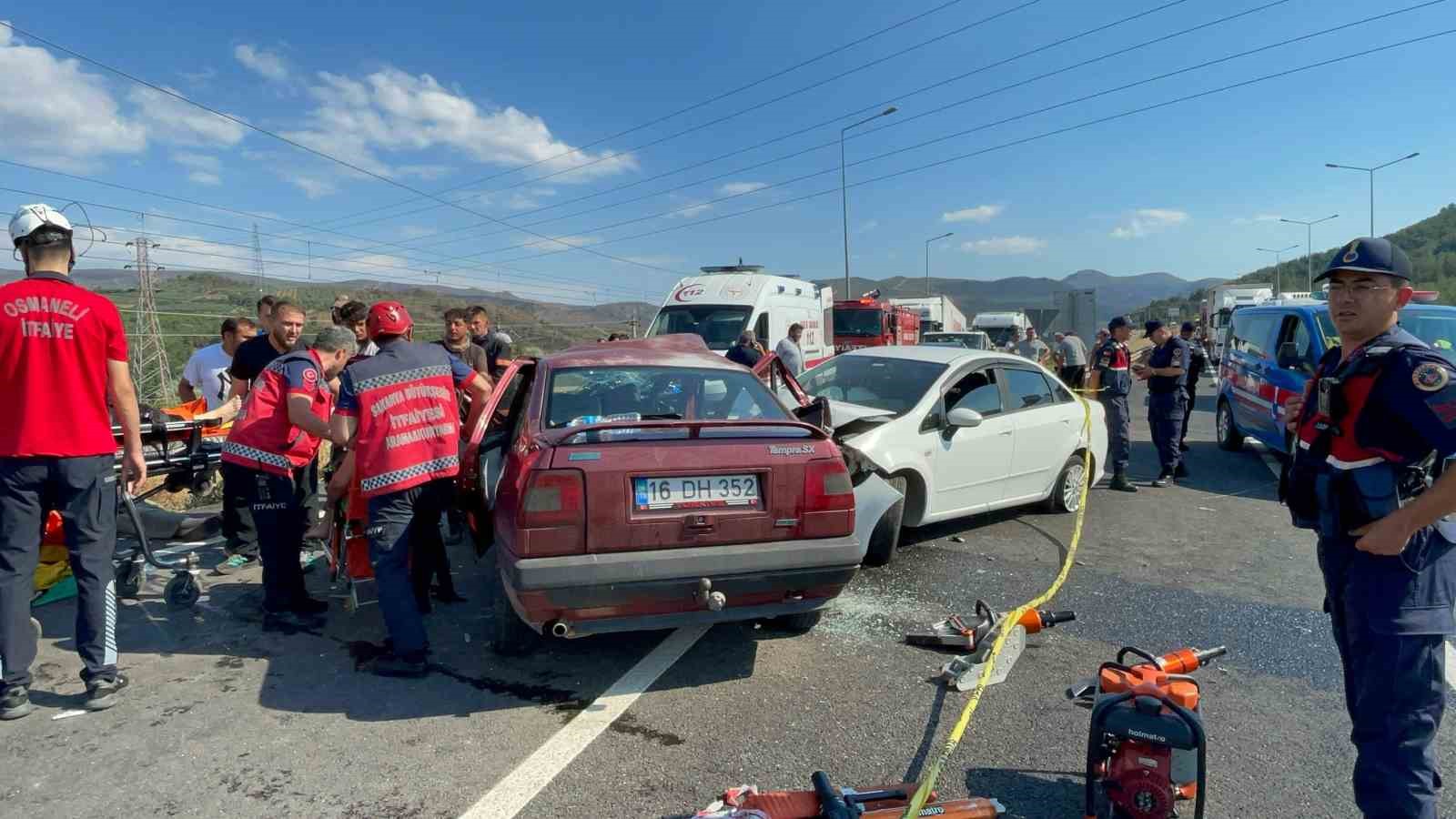 d 650de iki otomobil carpisti 1i bebek 7 yarali 0