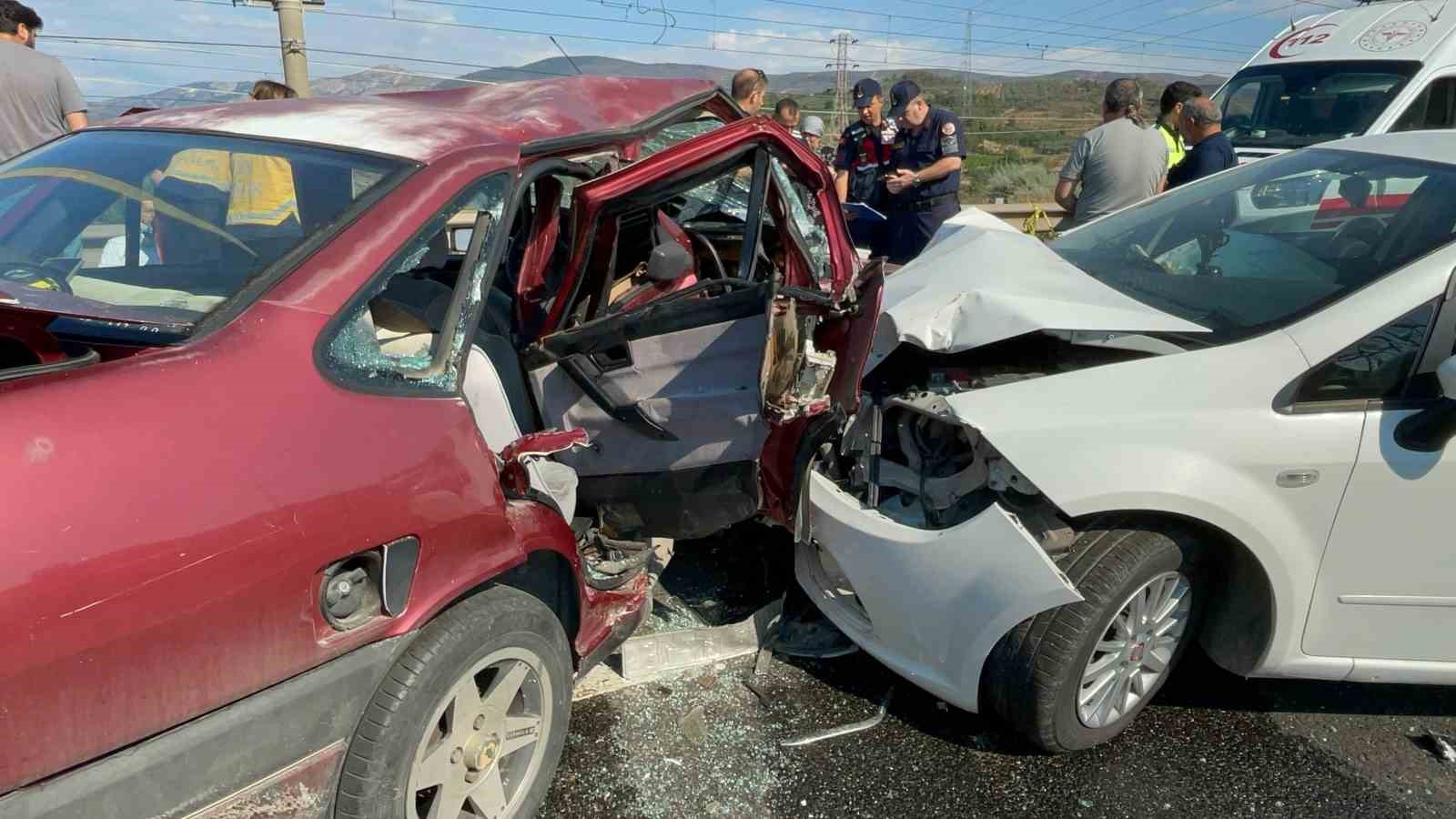 d 650de iki otomobil carpisti 1i bebek 7 yarali 3 8GZRB8ly