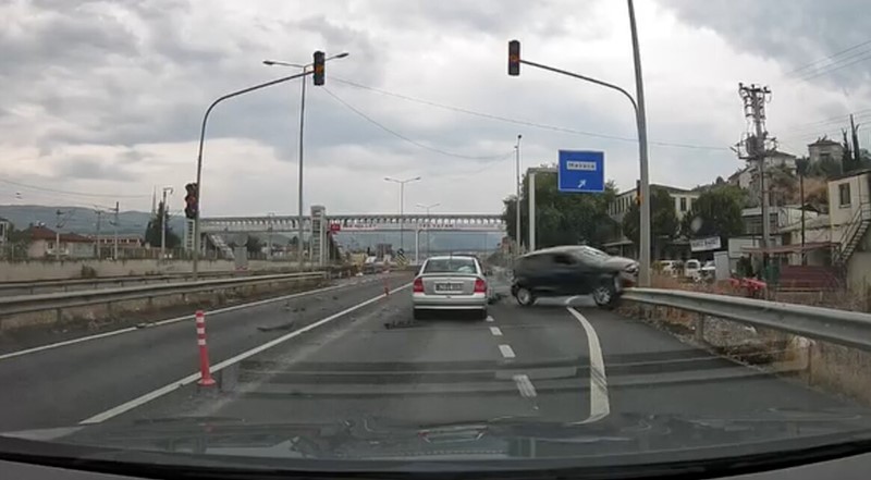D-650’de yürekleri ağza getiren kaza kamerada 5 d 650de yurekleri agza getiren kaza kamerada 1 9saJaCLN