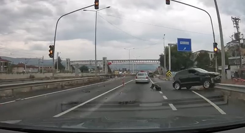D-650’de yürekleri ağza getiren kaza kamerada 6 d 650de yurekleri agza getiren kaza kamerada 2 gE33PZab