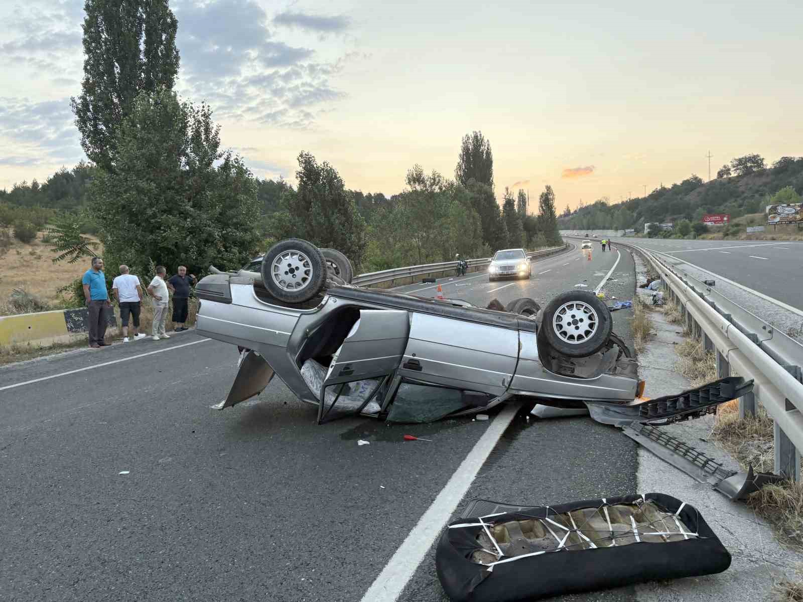 D100’de 3 araçlı trafik kazası: 1 ağır yaralı 4 d100de 3 aracli trafik kazasi 1 agir yarali 0 NHvvKi2g