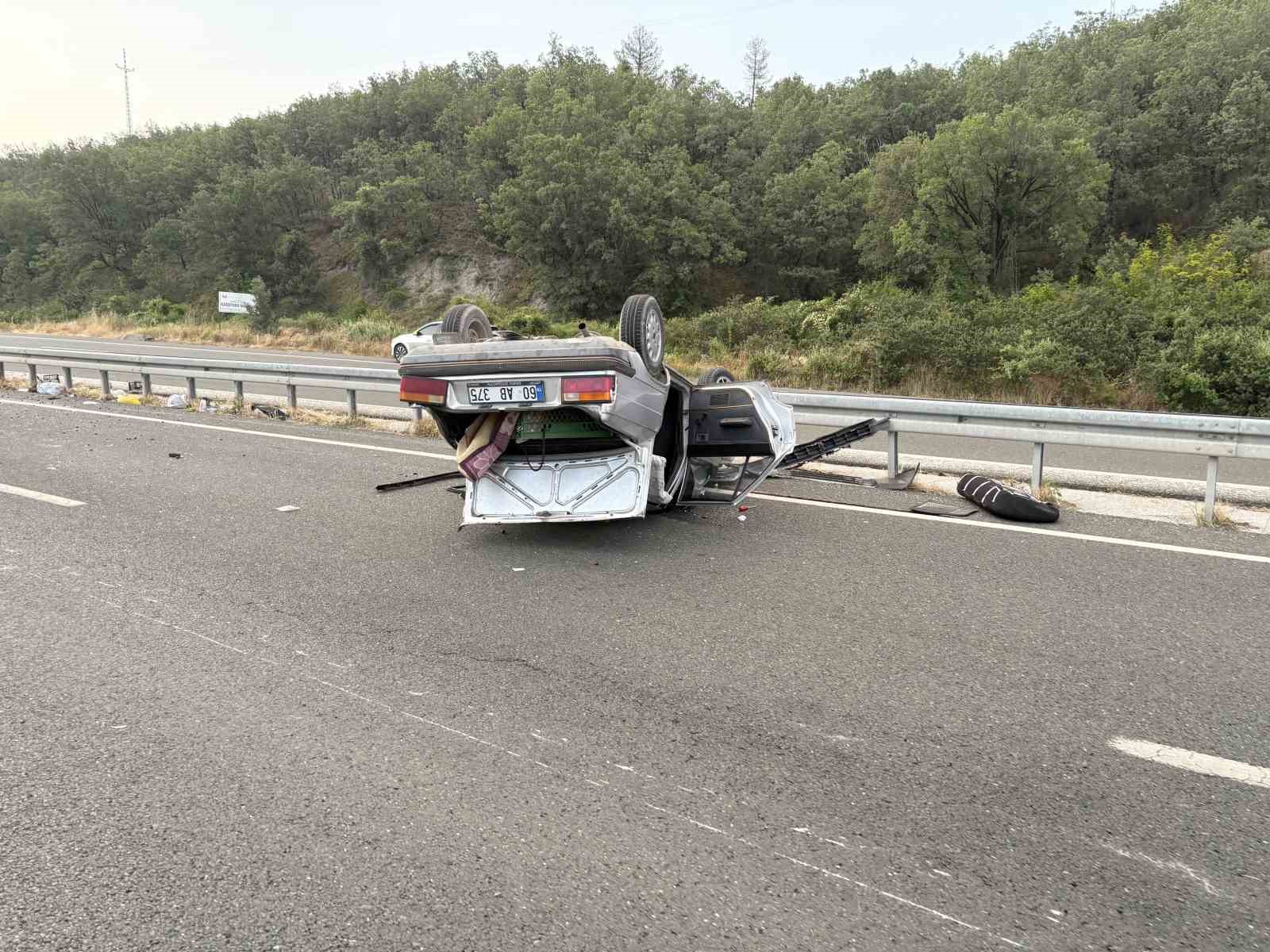 D100’de 3 araçlı trafik kazası: 1 ağır yaralı 8 d100de 3 aracli trafik kazasi 1 agir yarali 4 IqT2ABy9