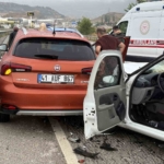 d100de-saganak-trafik-kazalarini-beraberinde-getirdi-olu-ve-yaralilar-var-hNNKWr25.jpg