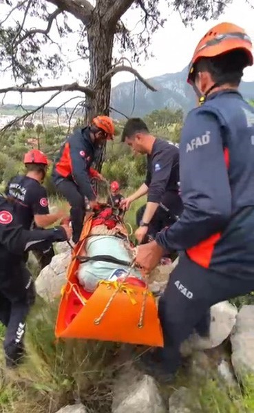 Dağa tırmandığı sırada düşerek yaralanan kişiyi ekipler kurtardı 4 daga tirmandigi sirada duserek yaralanan kisiyi ekipler kurtardi 0 wVrgziaN