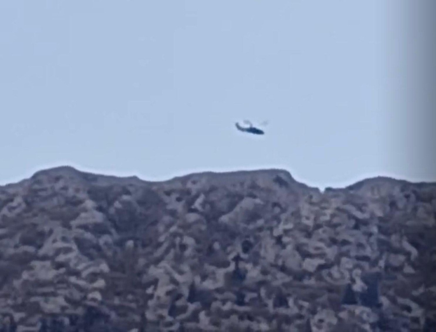 Dağda mahsur kalan 2 kişi askeri helikopterle kurtarıldı 4 dagda mahsur kalan 2 kisi askeri helikopterle kurtarildi 0 72qGuVhL
