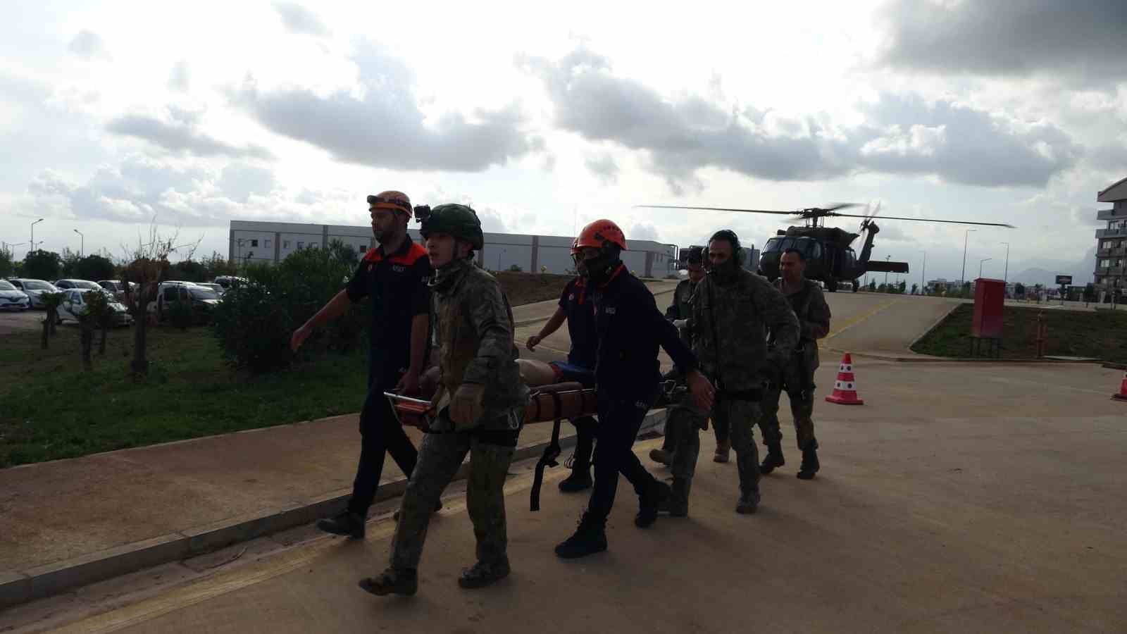 dagin zirvesinde fenalasinca ekiplerin kurtarmak icin seferber oldugu adam hayatini kaybetti 5 JIDdclDH