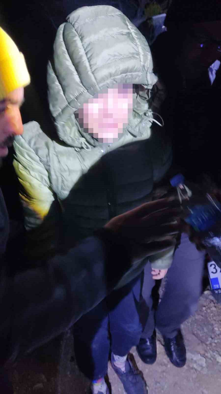 Dağlık alanda kaybolan 12 yaşındaki çocuk akıllı saati sayesinde annesine ulaşıp kurtarıldı 9 daglik alanda kaybolan 12 yasindaki cocuk akilli saati sayesinde annesine ulasip kurtarildi 5 vEPaDBW7
