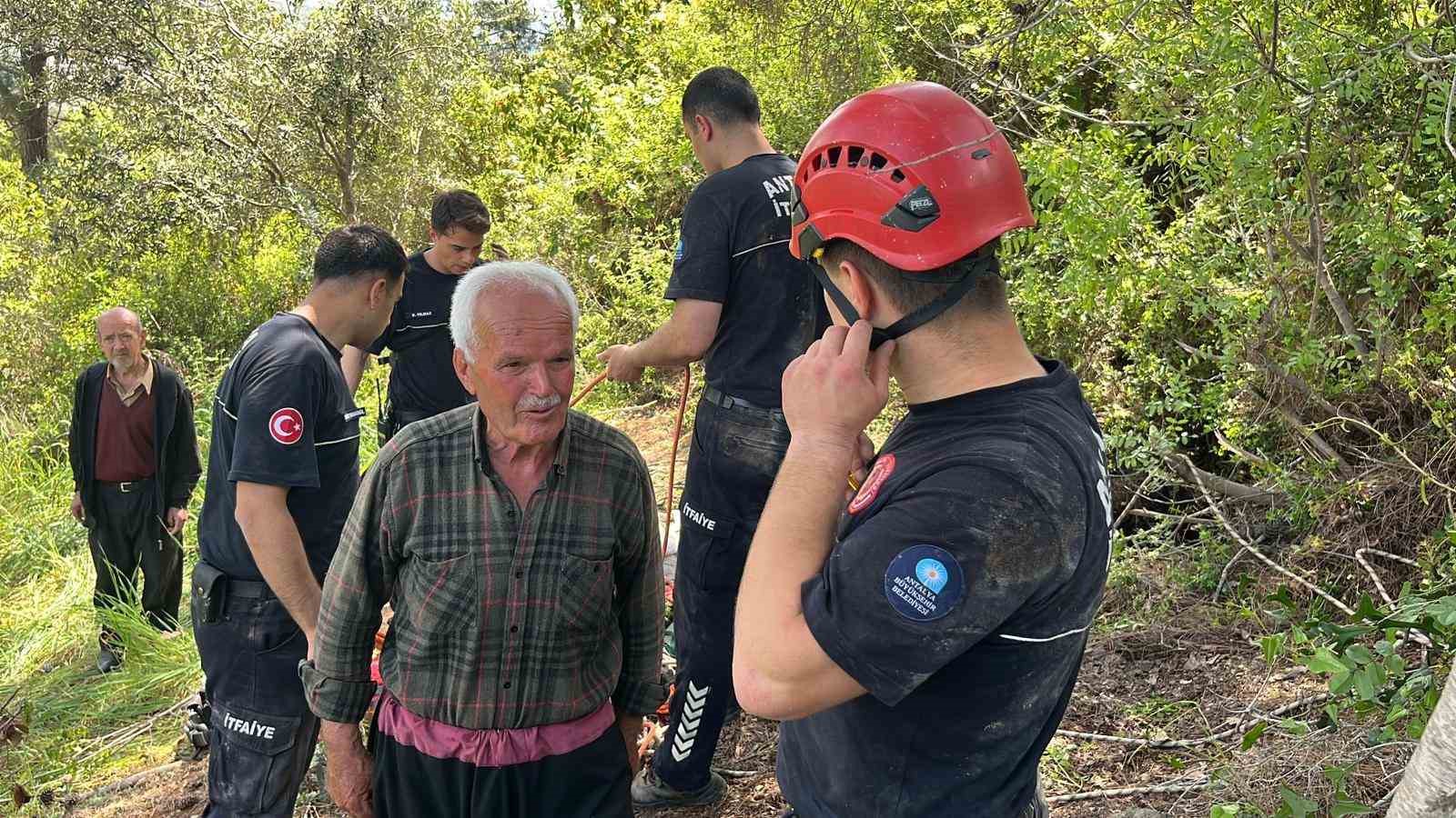 Dağlık alanda otlarken mağaraya düşen inek mağaraya inebilecek kasap bulunamayınca telef oldu 10 daglik alanda otlarken magaraya dusen inek magaraya inebilecek kasap bulunamayinca telef oldu 6 jkzbWtVW