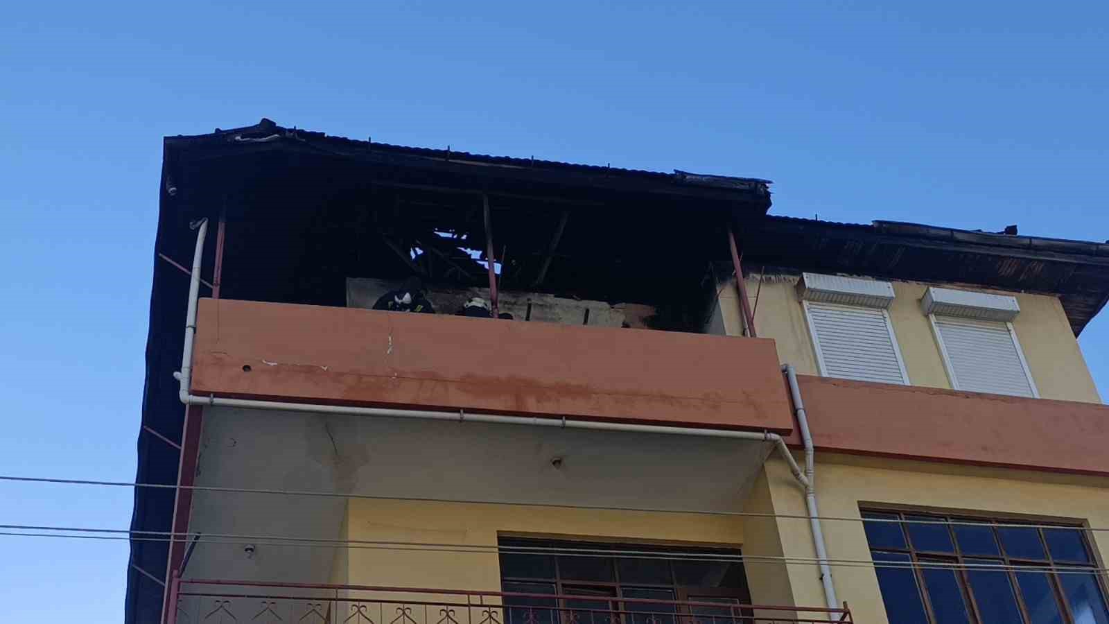 daha once alevlerin arasindan kurtarilan 3 cocugun ayni evde ikinci yangin kabusu 4 ITp1tJKz
