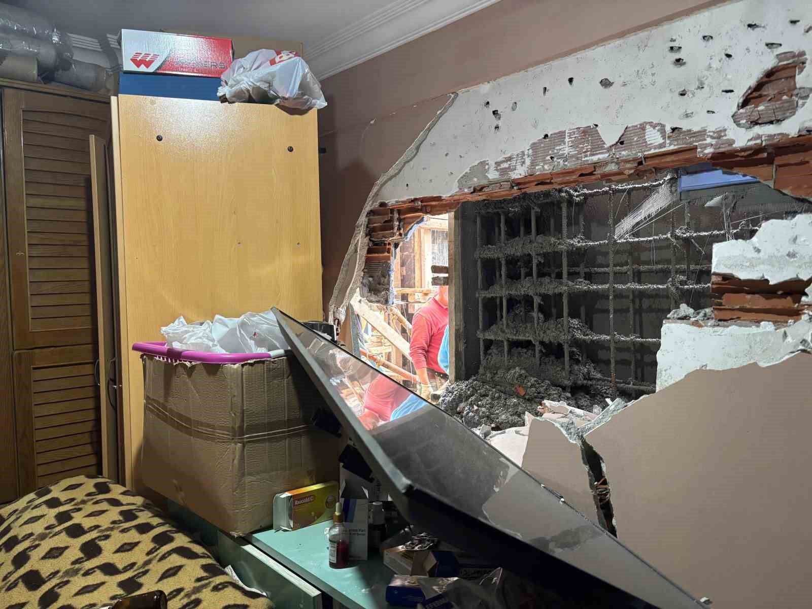 Dairenin zili çalınca yatak odasının yıkıldığını öğrendi 5 dairenin zili calinca yatak odasinin yikildigini ogrendi 1 h32WJAwT