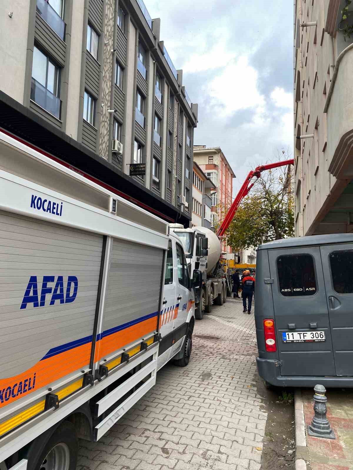 Dairenin zili çalınca yatak odasının yıkıldığını öğrendi 8 dairenin zili calinca yatak odasinin yikildigini ogrendi 4 GuIpS3Km