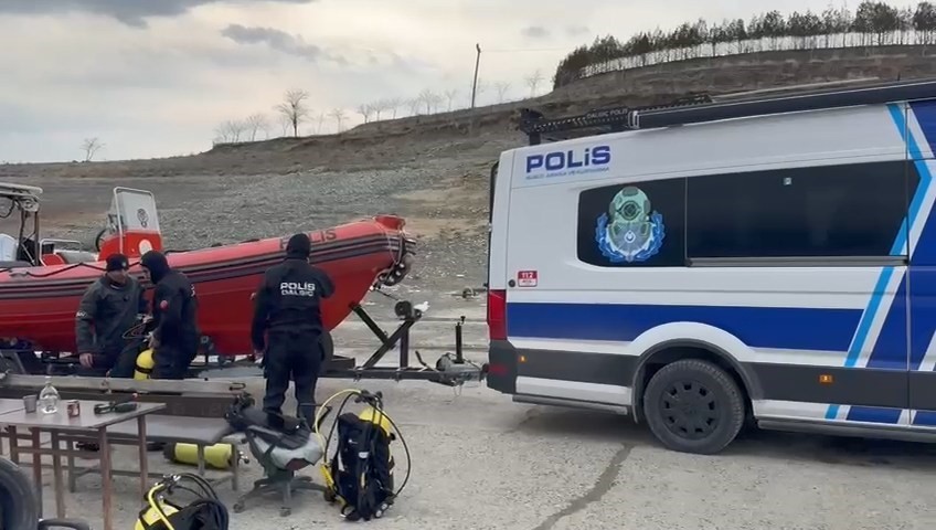 dalgic polisler keban baraj sahasinda yasli adami ariyor 3 JUR7QEz9