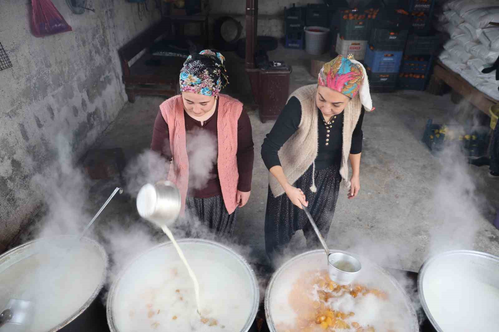 dalinda 5 tl olan turunc kadinlarin elinde kara kazanda deger kazandi 1 SDWyS79M