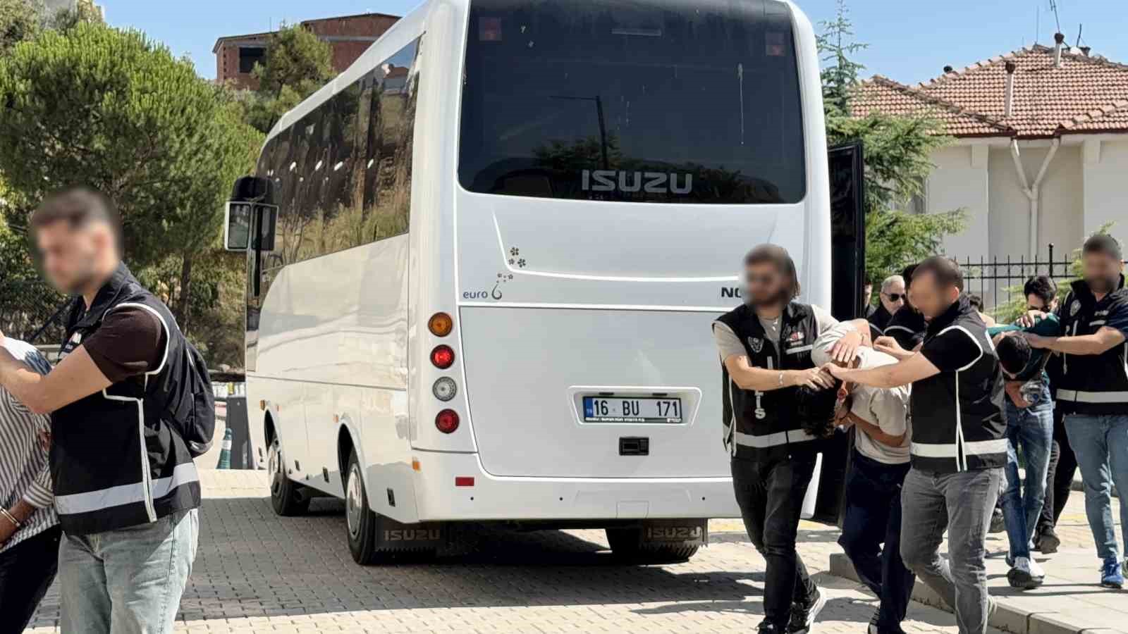 daltonlara orhangazide safak baskini 9 gozalti 0 SgNIv73Z
