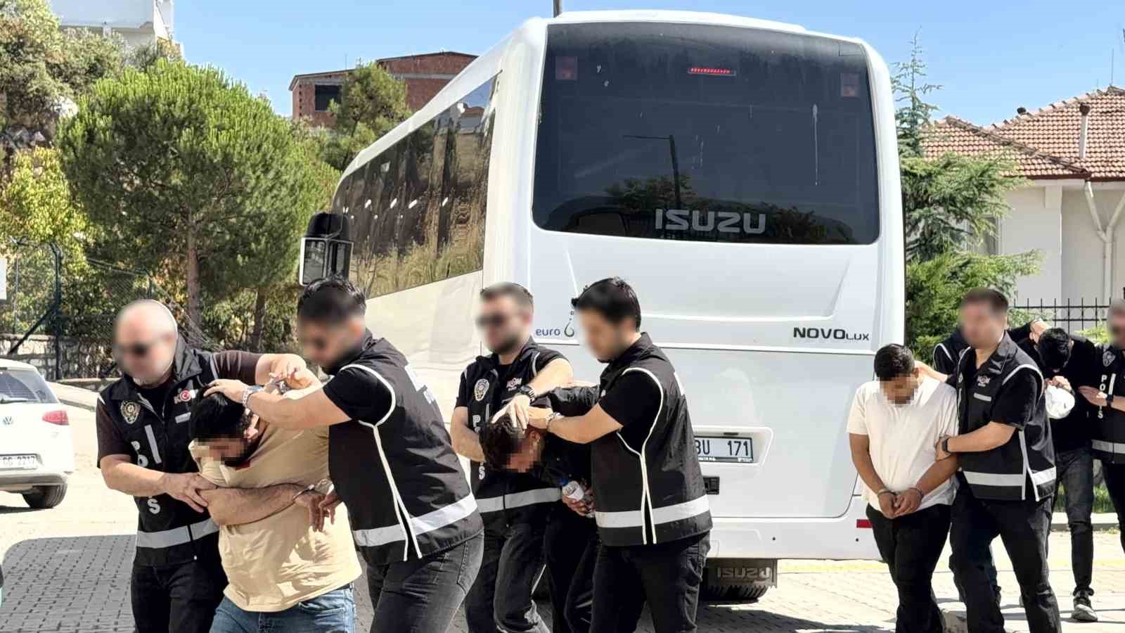 daltonlara orhangazide safak baskini 9 gozalti 1 uSRfjzJp