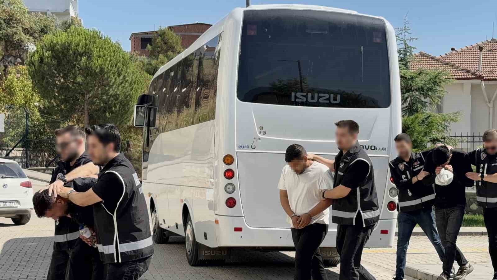 daltonlara orhangazide safak baskini 9 gozalti 2 4WTEih7S