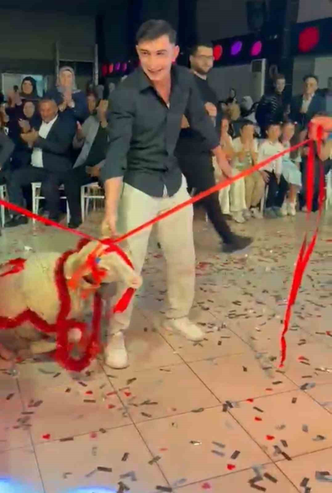 damada verilen hediyeye herkes sasti kaldi 0