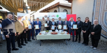 damak-catlatan-tepsi-kebabiyla-birlikte-yoreye-ozgu-7-lezzet-tescillendi-EZmA8J7R.jpg