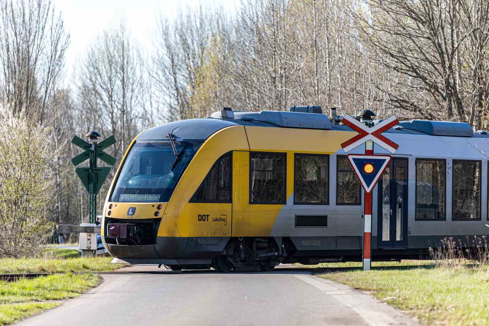 danimarkada iki tren carpisti 4u agir 17 yarali 0 LfmgTCq3