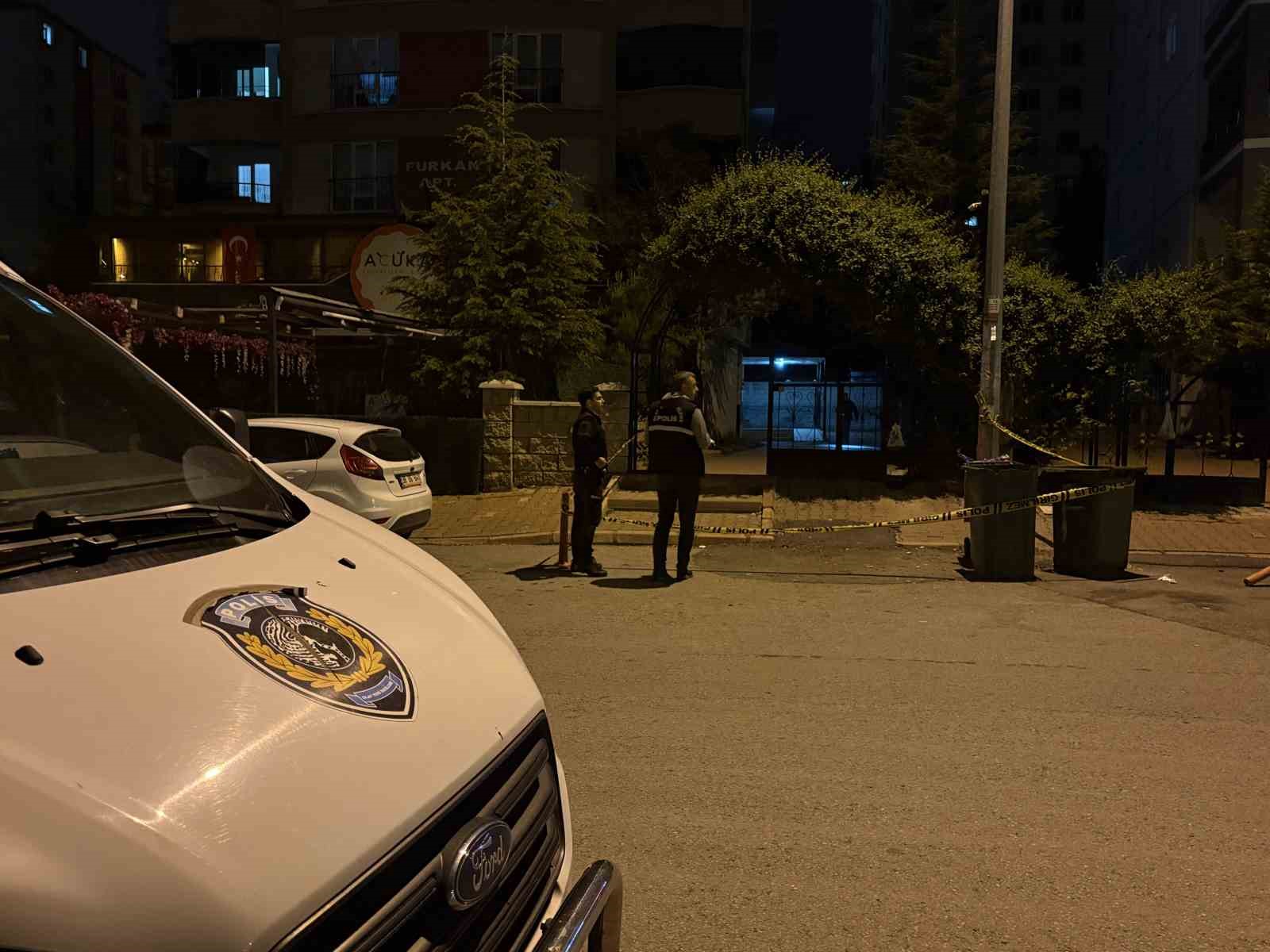 darp edilen kadini kurtarmaya calisan kardesler bicaklandi 2 yarali 1 mDQPTa8H