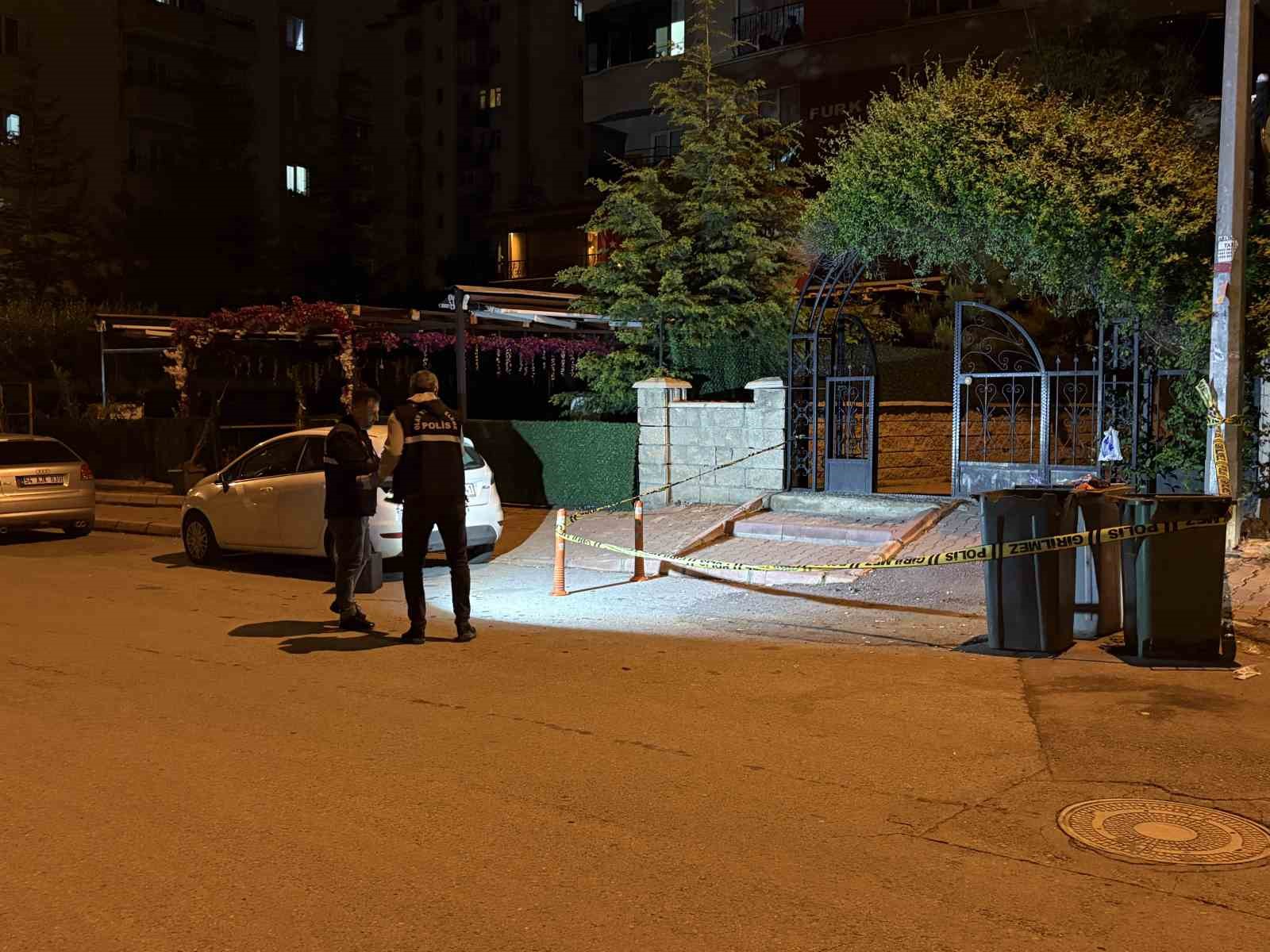 darp edilen kadini kurtarmaya calisan kardesler bicaklandi 2 yarali 2 QHtqPfEn
