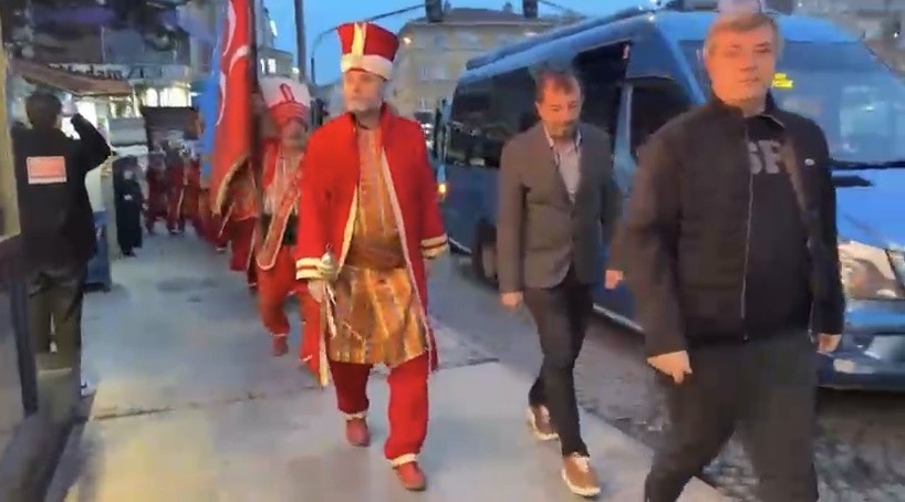 davetli olduklari iftara mehter takimi ile gittiler 1
