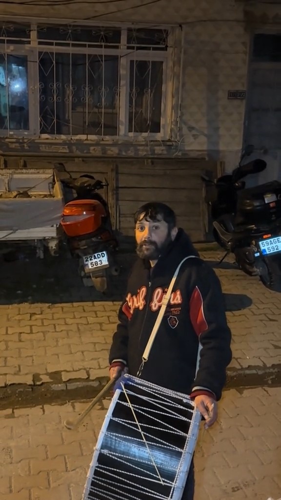 davulcunun bahsis pazarligi gulumsetti 2 MgKT61KB