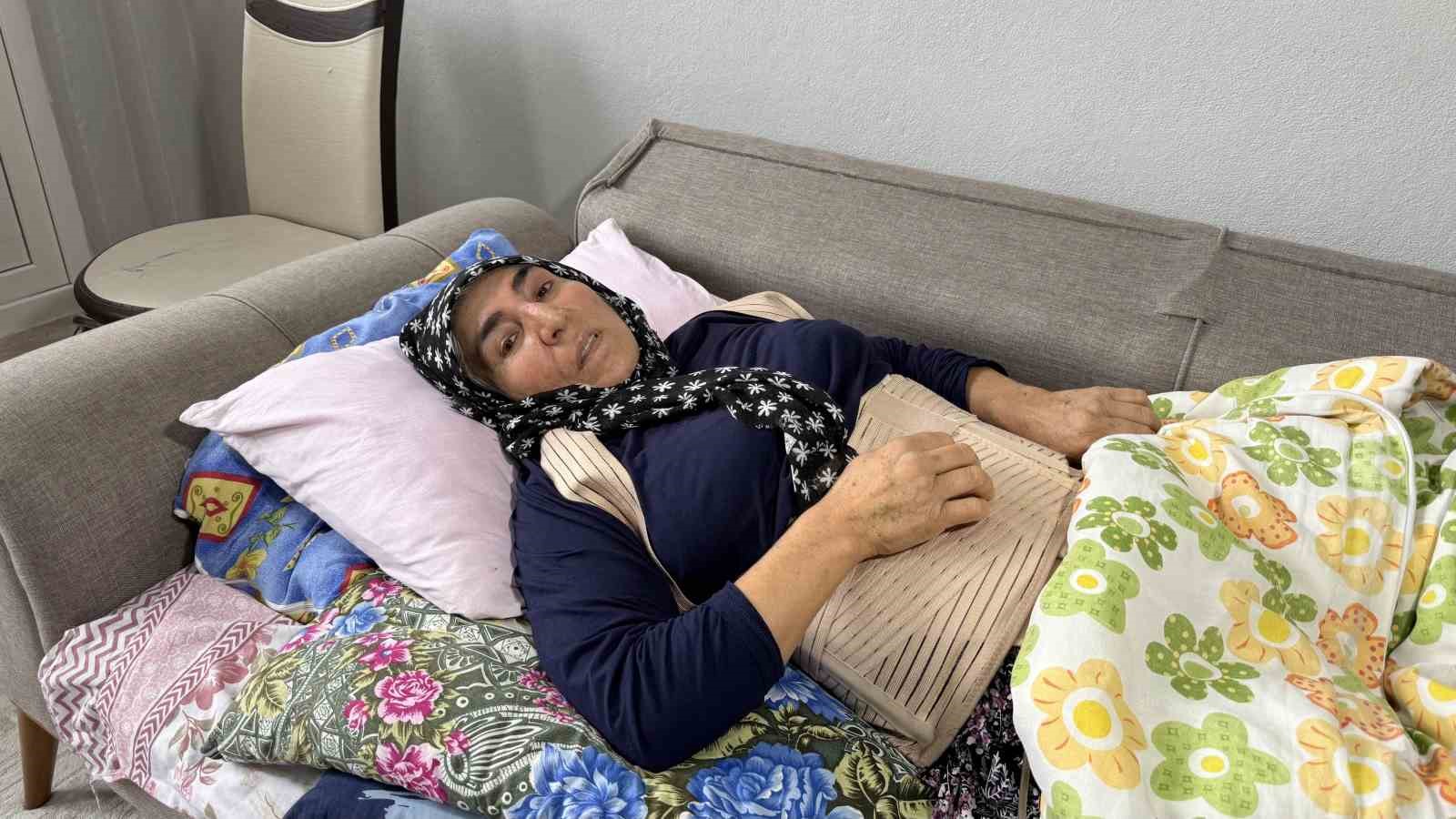 dayak yiyen yegenini kurtarmak isteyen kadin darp edildi 4 5mXygnSB