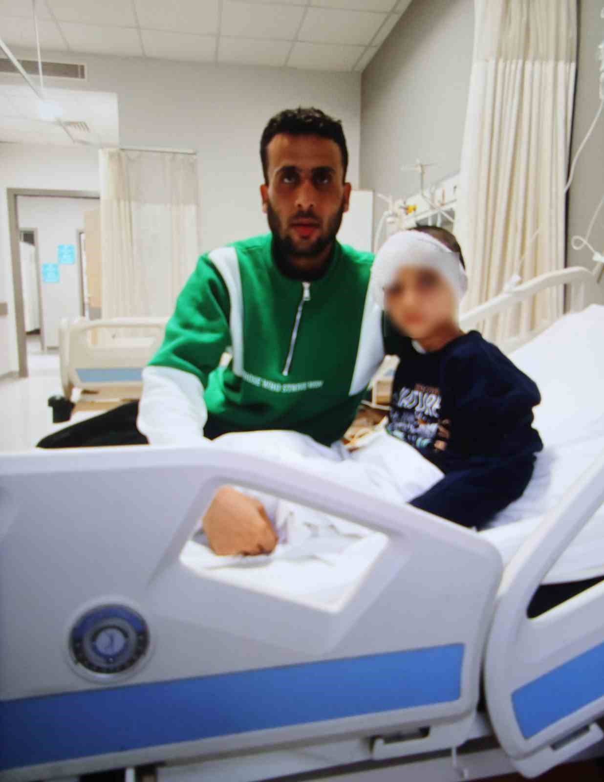 dayisinin diri diri topraga gomdugu amir hayati tehlikeyi atlatti en cok cristiano ronaldoyu sevdigini qdfflj2A