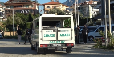 dayisinin-silahindan-cikan-kursunla-hayatini-kaybeden-kadinin-cenazesi-ailesine-teslim-edildi-TBSqgrlp.jpg