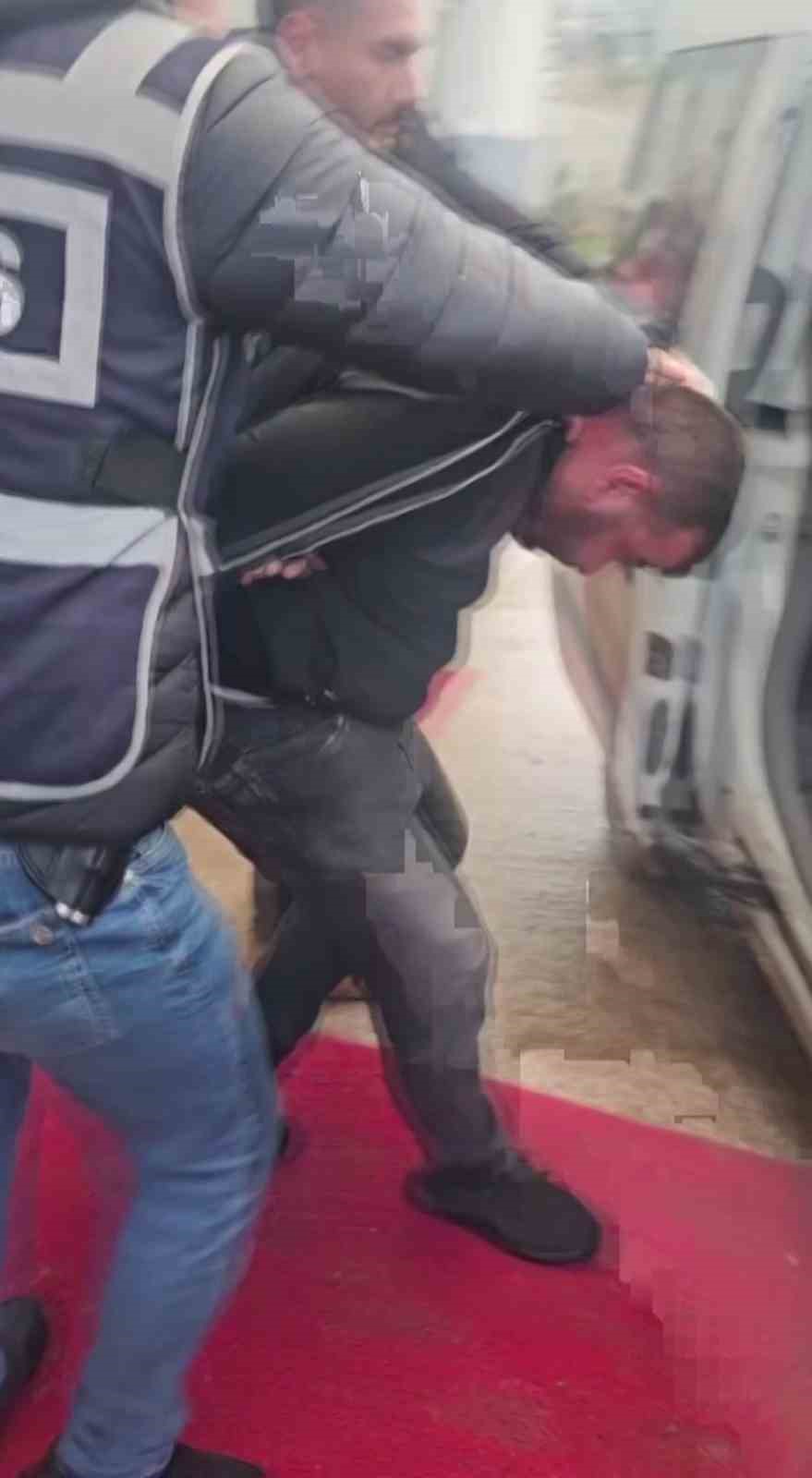 dayisinin tasla yaralayip topraga gomdugu cocuk polisin 200 kamera kaydini izlemesiyle bulundu 3 BZXvr59y