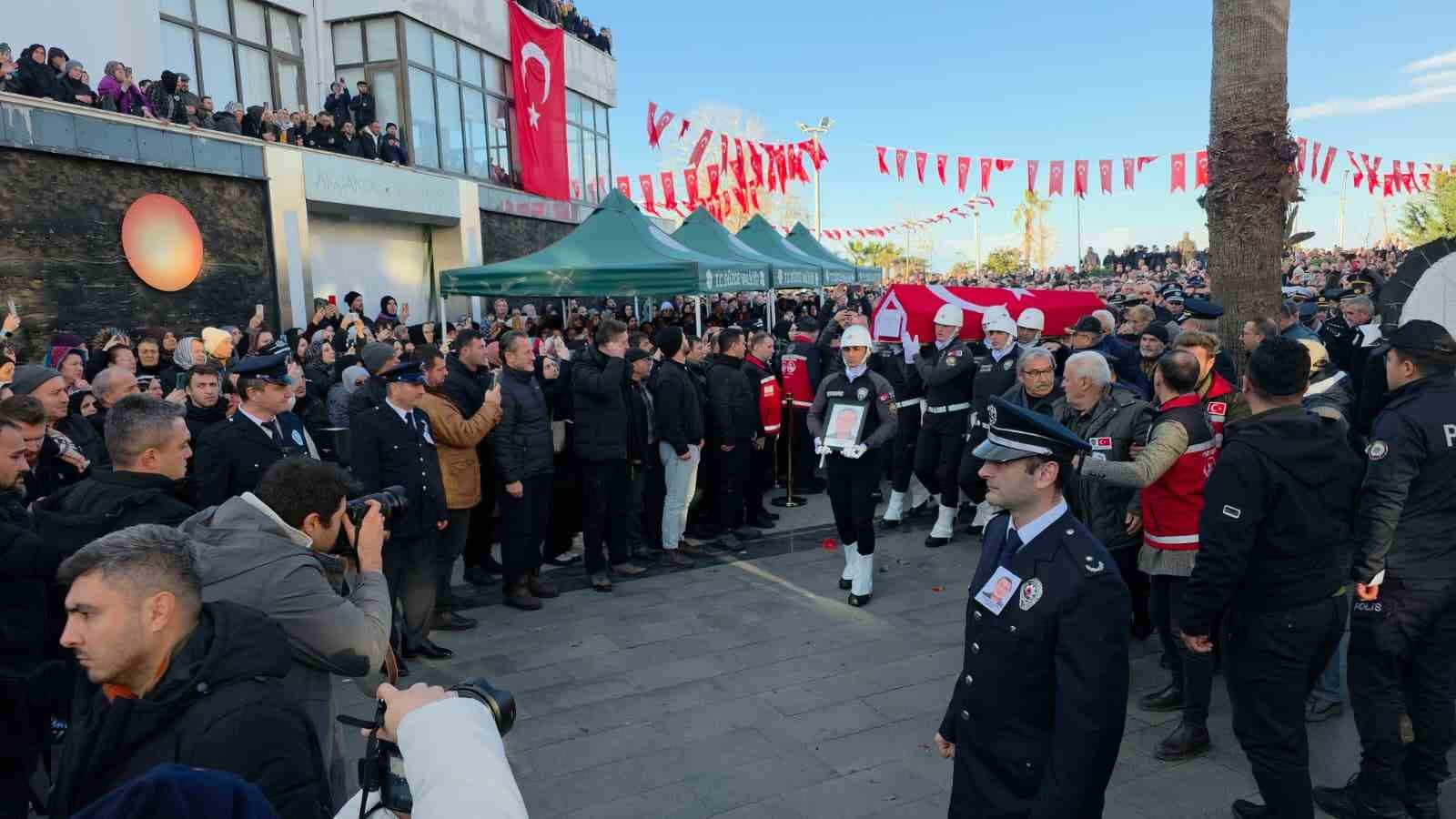 deas operasyonunda sehit olan polis memuru memleketinde topraga verildi 2 QmOQpnlc