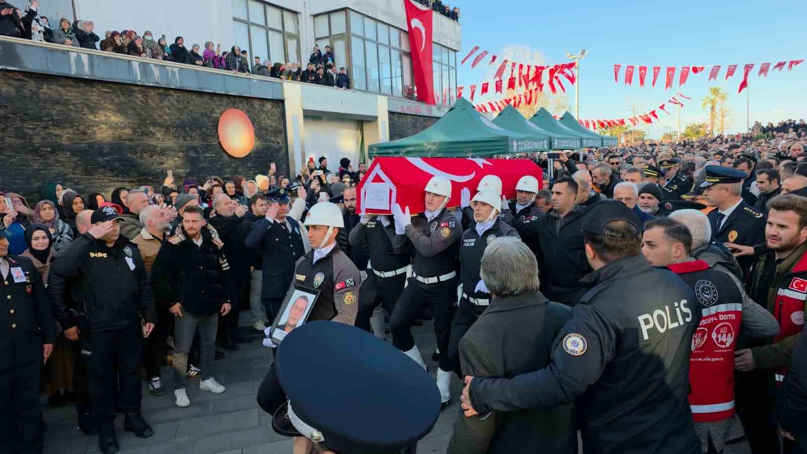 deas operasyonunda sehit olan polis memuru memleketinde topraga verildi 3 uZFQWYKs