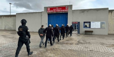 deasin-interpol-tarafindan-aranan-sozde-7-yoneticisi-afyonkarahisar-polisi-tarafindan-yakalandi-XtAljz4u.jpg