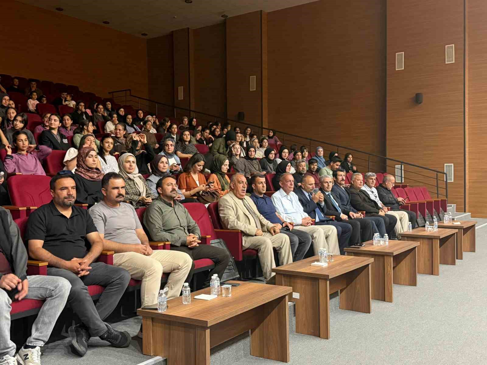 dede korkut hik yeleri muradiyede sahnelendi 4 E6izlAZt