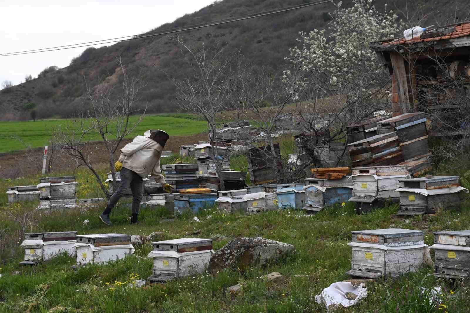dedesinden ogrendigi meslegi koyunde surduruyor 6 VnLWkF27