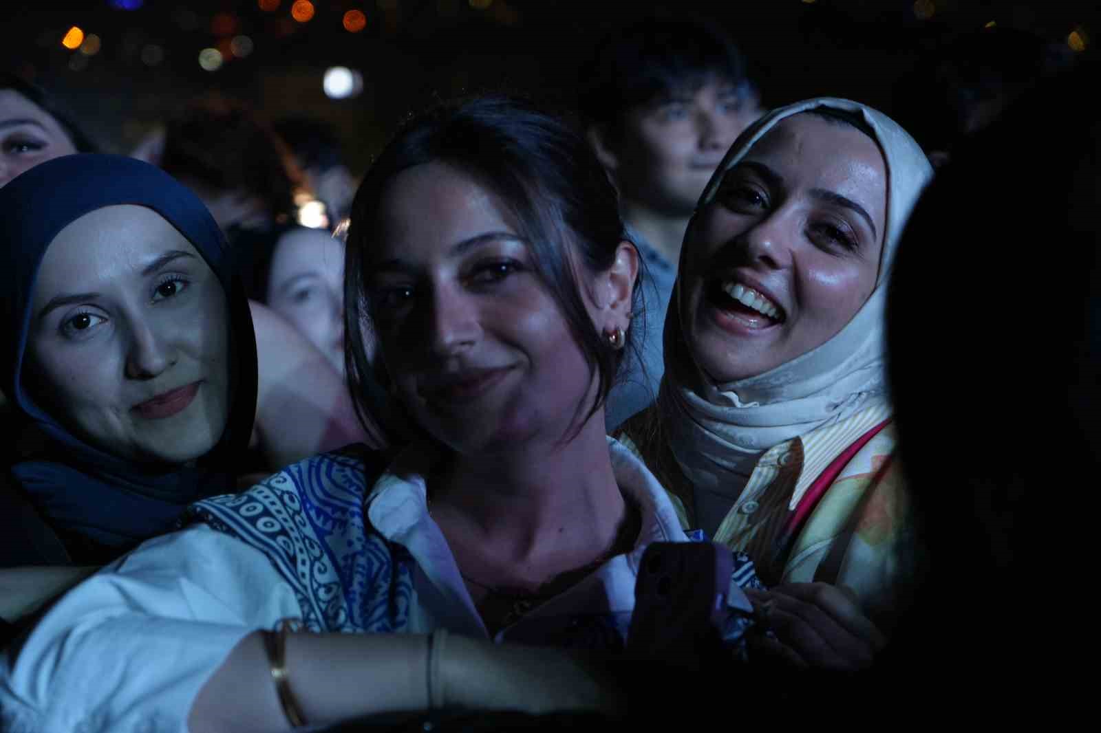 dedublumandan kocaelide duygu yuklu gece 3 yuBhtCOr