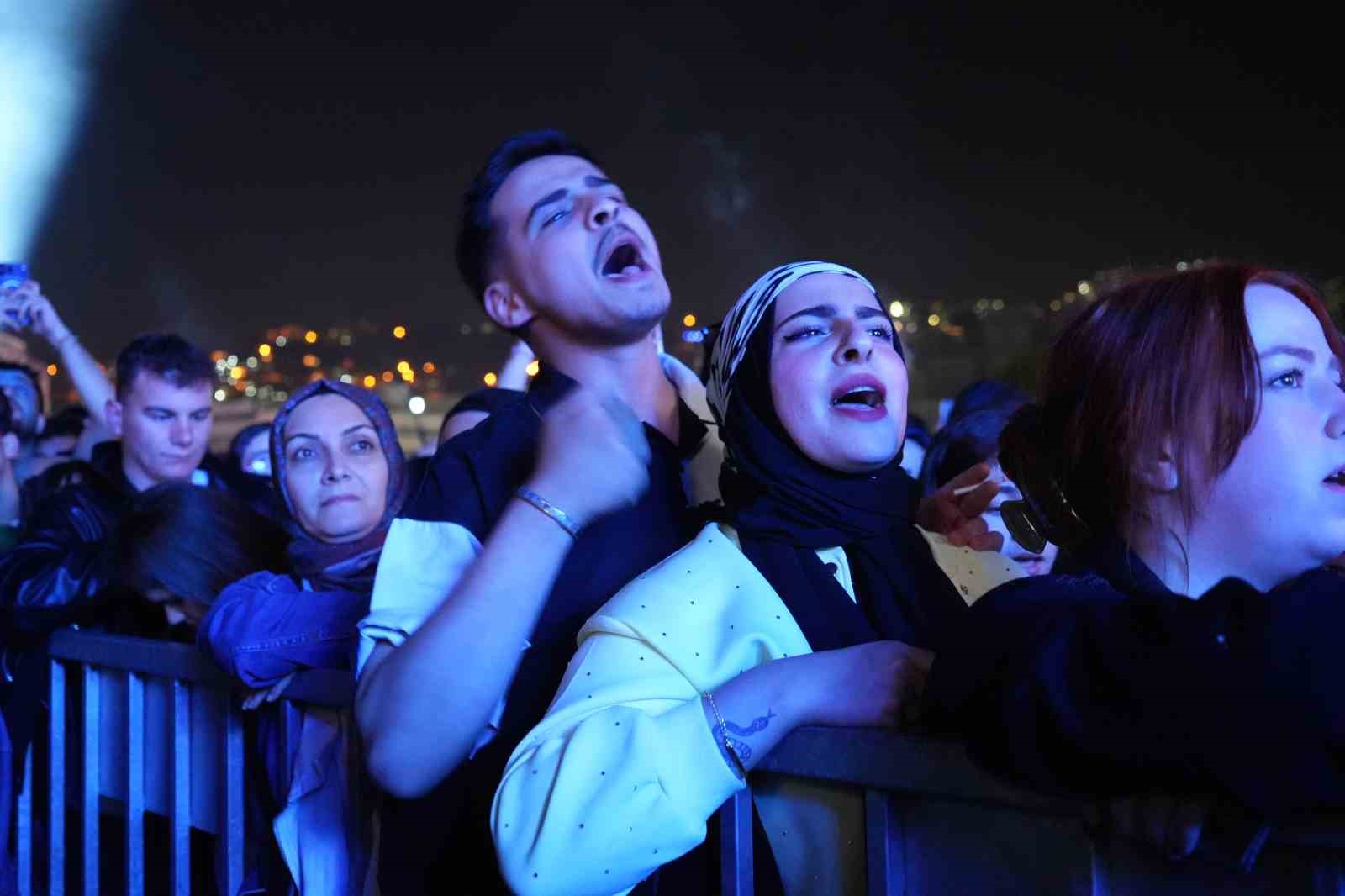 dedublumandan kocaelide duygu yuklu gece 5 mRBb6UXO