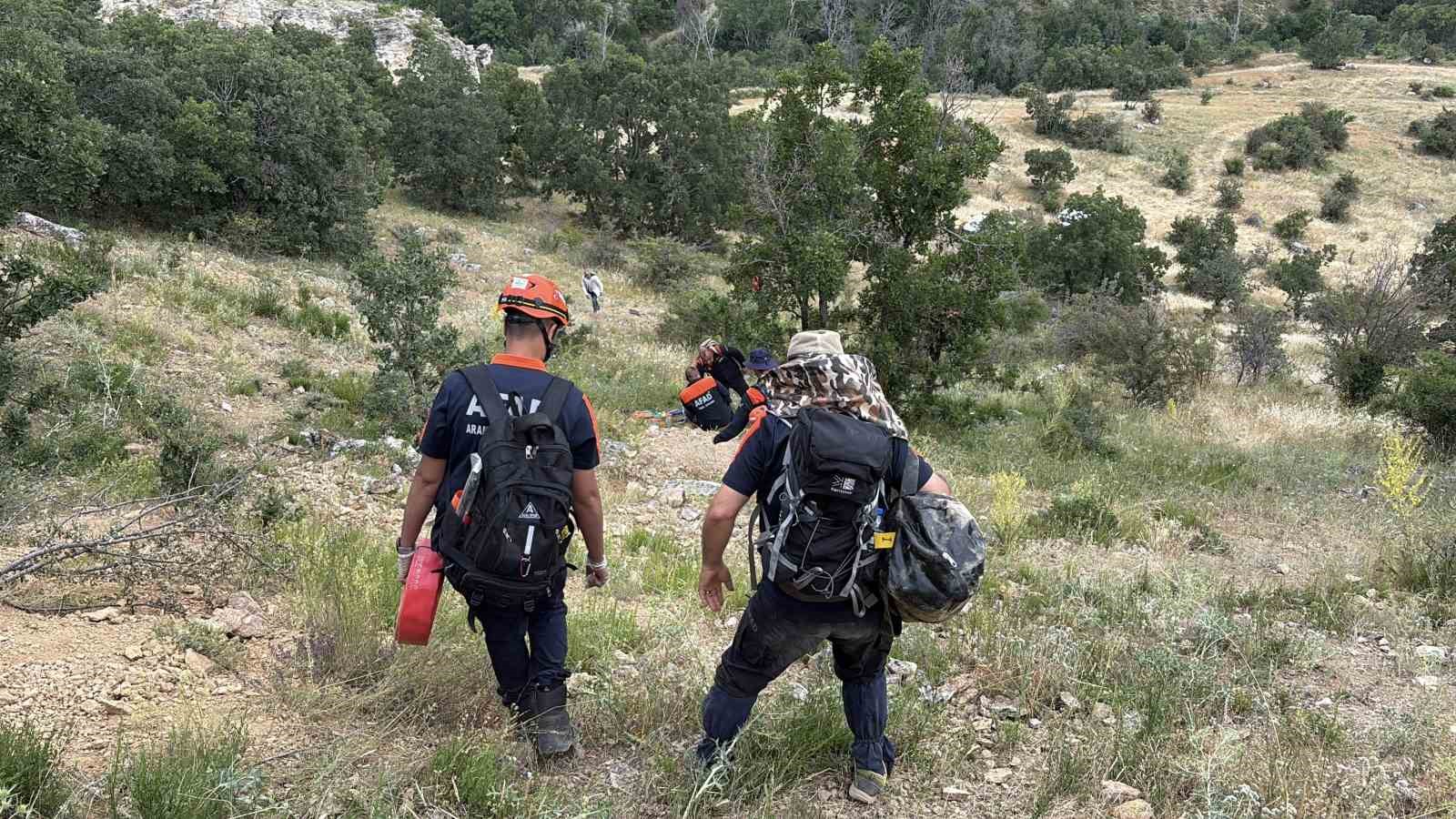 Define aradığı mağarada mahsur kalan vatandaşın cenazesine ulaşıldı 4 define aradigi magarada mahsur kalan vatandasin cenazesine ulasildi 0 ms4WpCGe