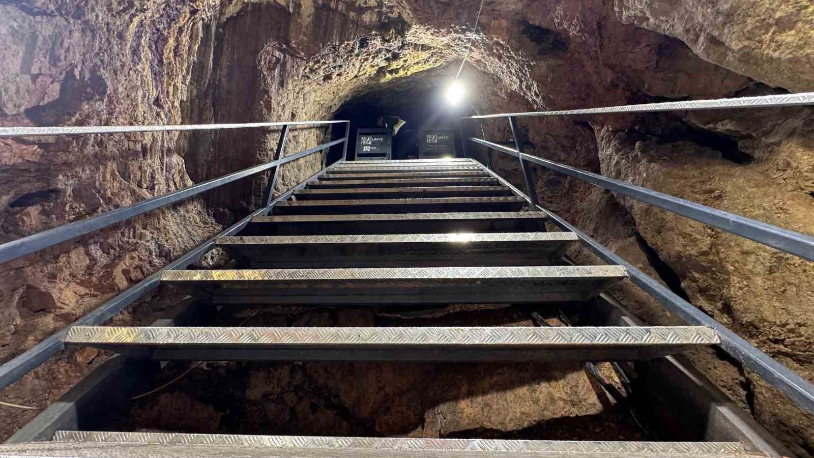 dehlizli kaleye yogun ilgi unye kalesi 1 yilda 750 bin ziyaretciyi agirladi 4 OpmqjYTn