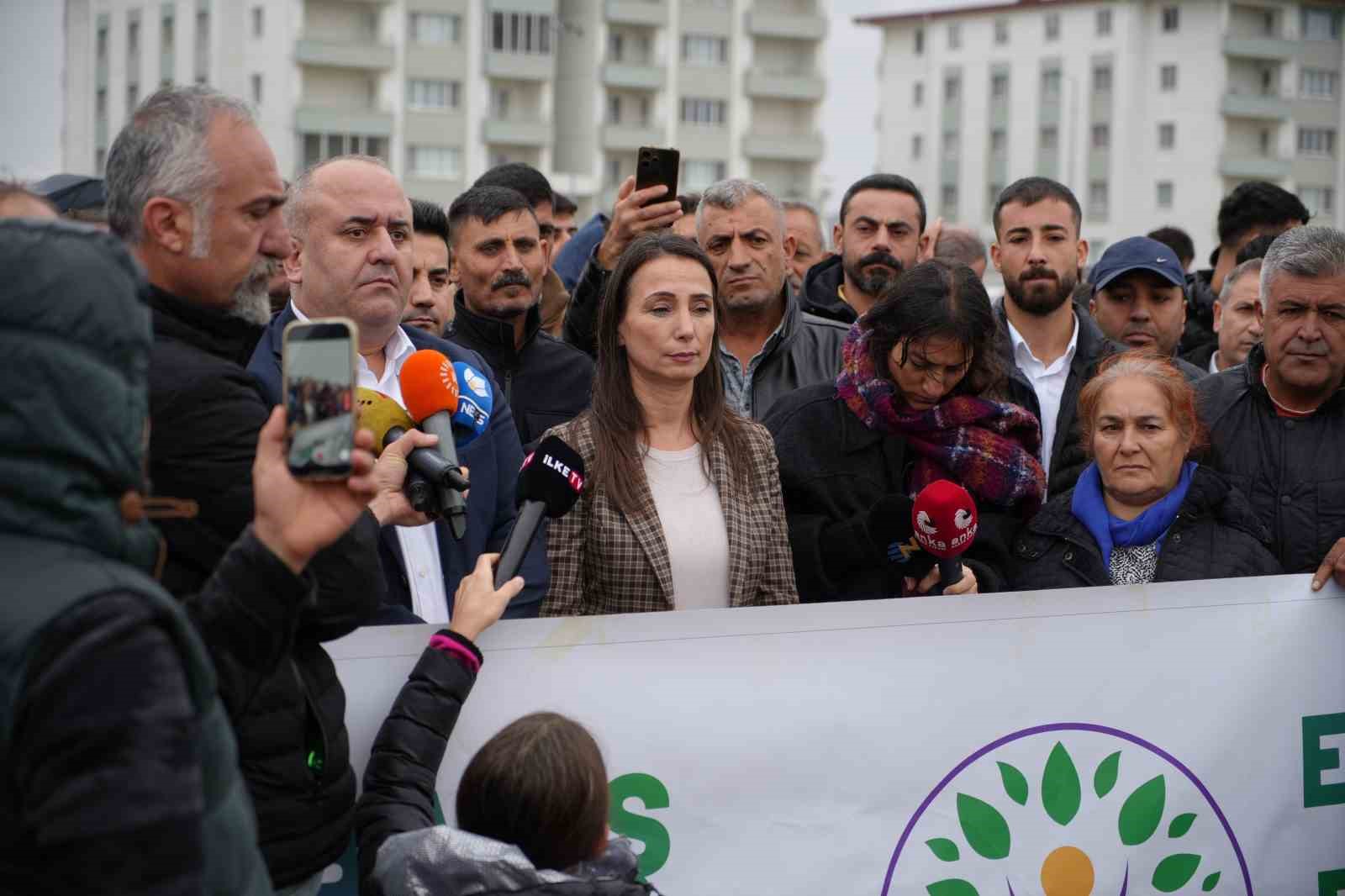 DEM Parti Genel Başkanı Hatimoğulları, Selahattin Demirtaş’ı ziyaret etti 6 dem parti genel baskani hatimogullari selahattin demirtasi ziyaret etti 2 1ws8QPp8