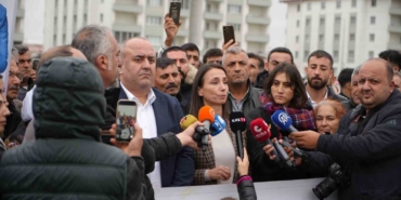 dem-parti-genel-baskani-hatimogullari-selahattin-demirtasi-ziyaret-etti-bMHMUNjj.jpg
