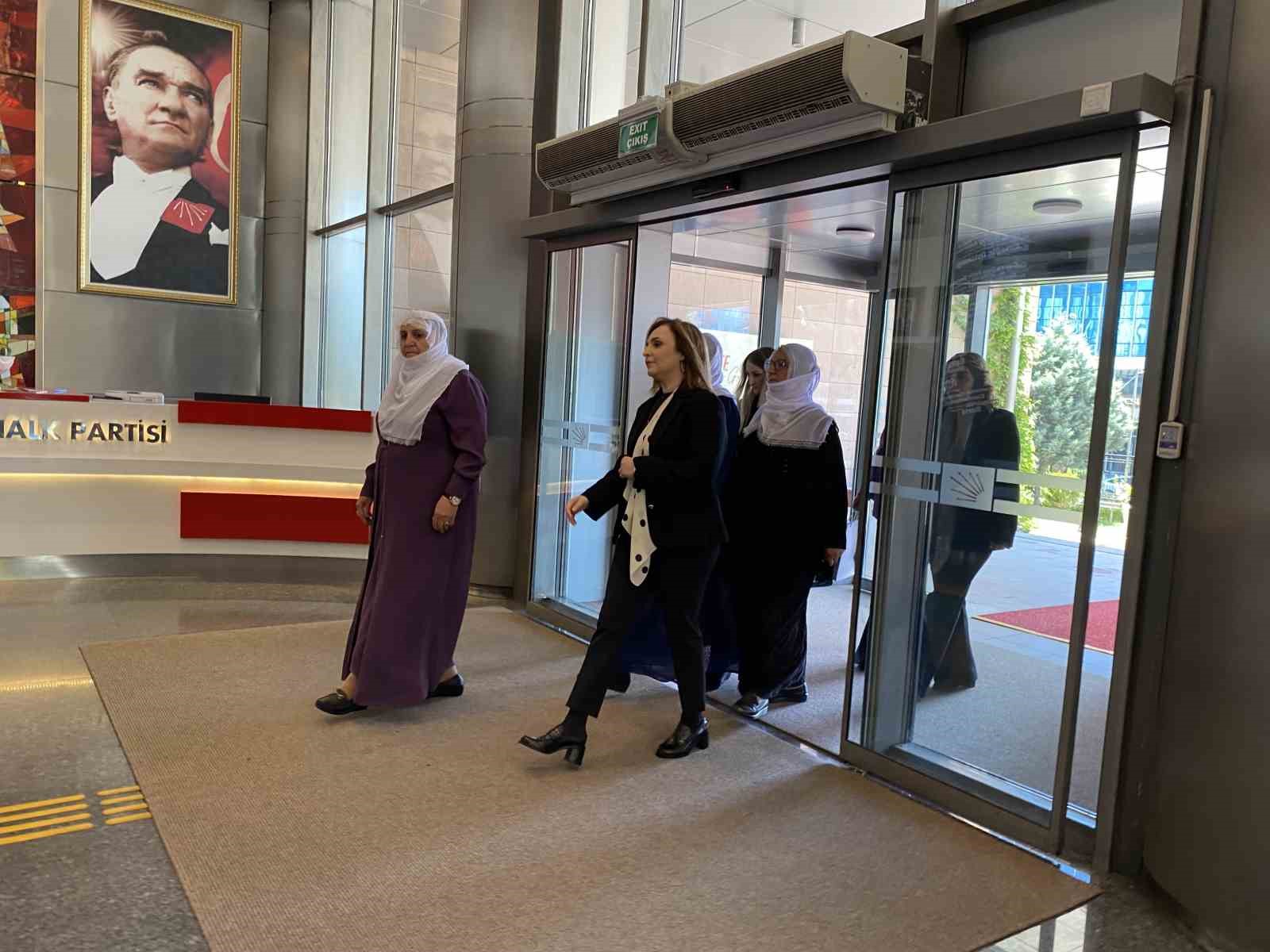 dem parti sozcusu dogandan chpye anneler gunu ziyareti 2 ibaFlCY9