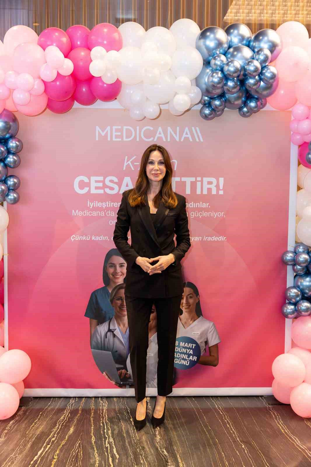 Demet Şener Dünya Kadınlar Günü etkinliğinde anne olmanın gücünü anlattı 6 demet sener dunya kadinlar gunu etkinliginde anne olmanin gucunu anlatti 2